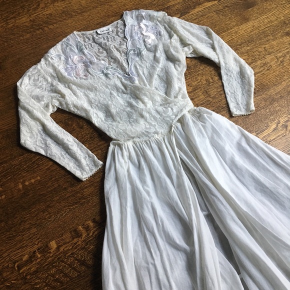 Dramatic 1980s Peignoir, Full Length, Lace Tie Front, Flora Nikrooz - Picture 2 of 16